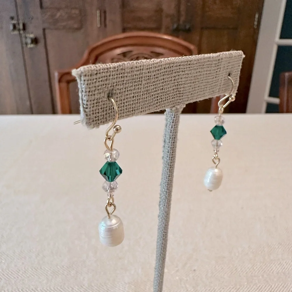 Handmade Pink & Green Crystal Freshwater Pearl Dainty Dangle Earrings Gold Tone - Picture 4 of 8